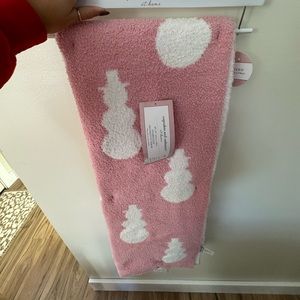 Cupcakes and Cashmere viral pink blanket